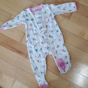 Magnetic closure sleeper